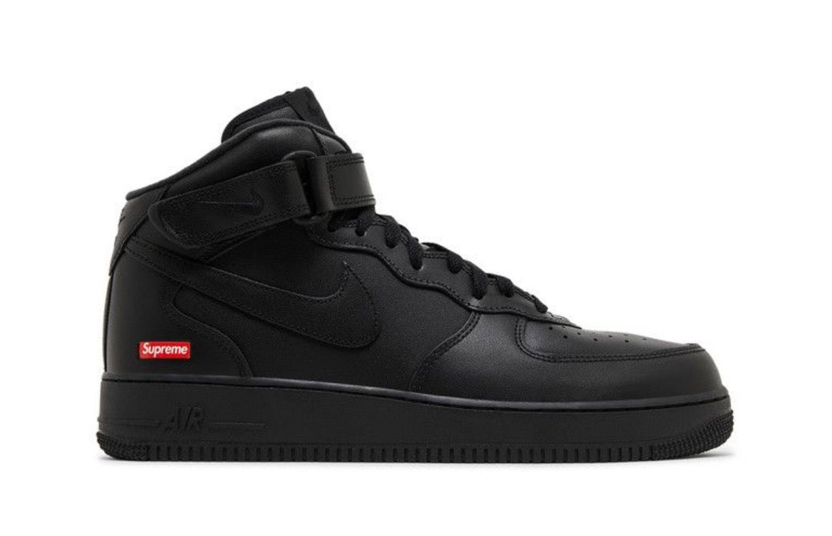 Supreme x Nike Air Force 1 Mid
'Box Logo - Triple Black'
