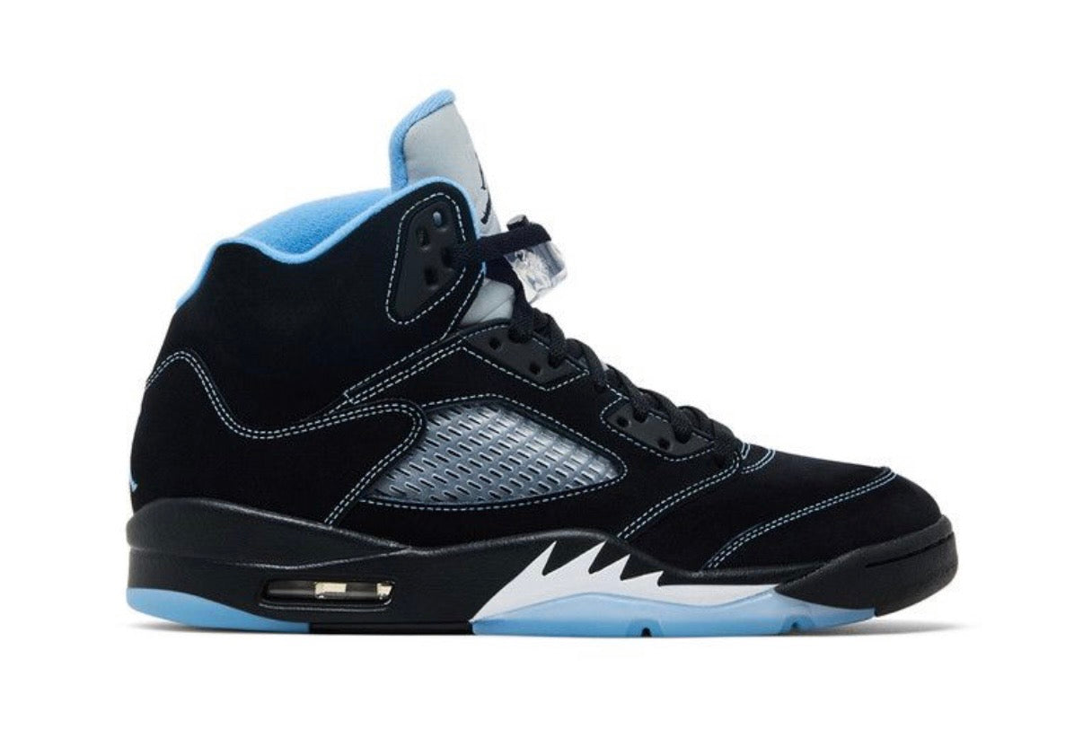 Air Jordan 5 Retro 'Black Carolina /
UNC' 2026